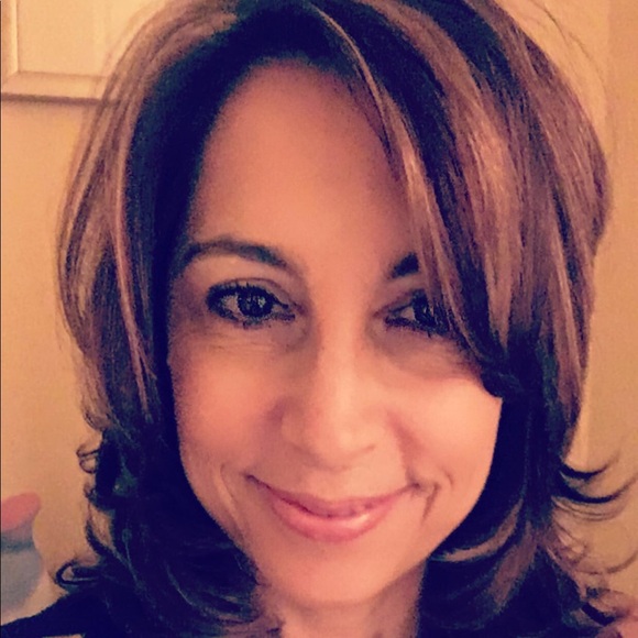 Meet your Posher, Lisa - Picture 1 of 1